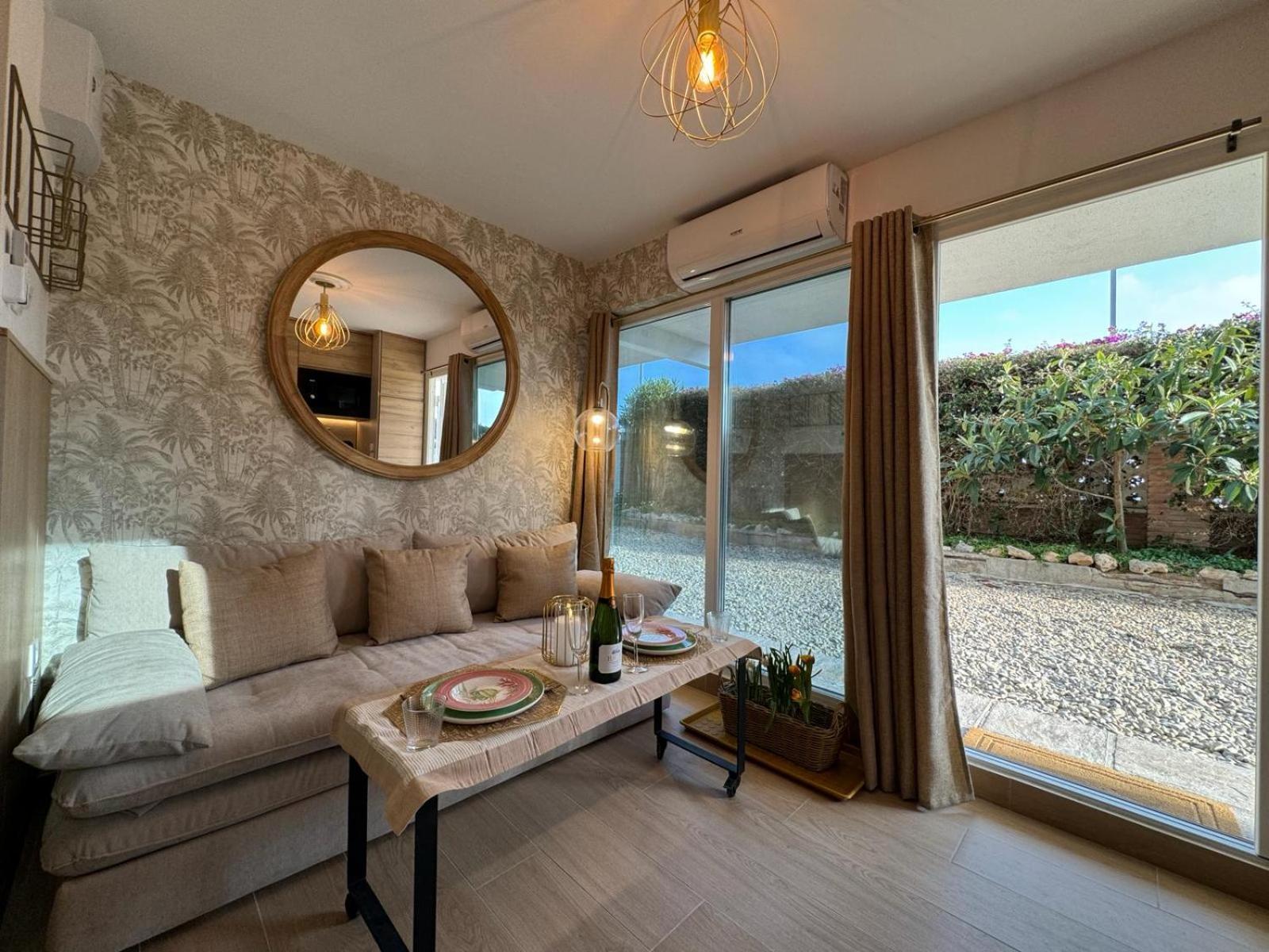 The Mini Apartment Castelldefels Exterior foto